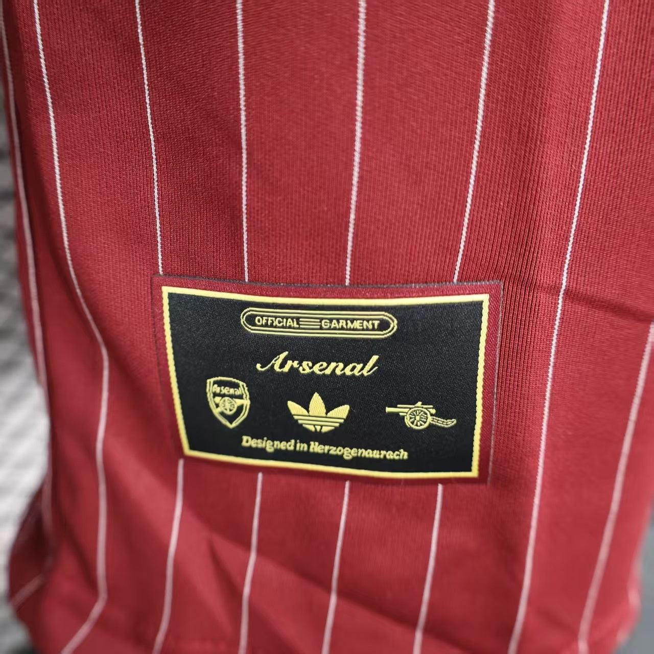 Arsenal "Classic Pinstripe" Special Kit