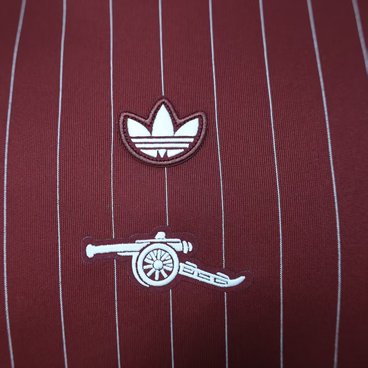 Arsenal "Classic Pinstripe" Special Kit