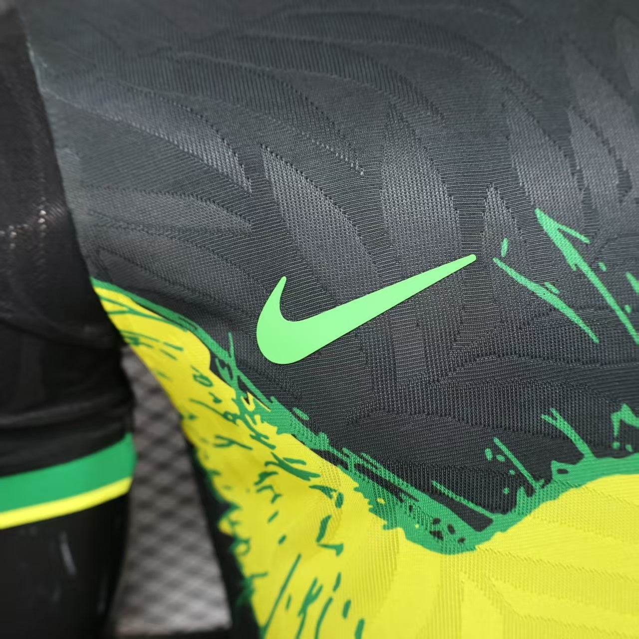 Brazil "Canarinho Neon" Special Kit