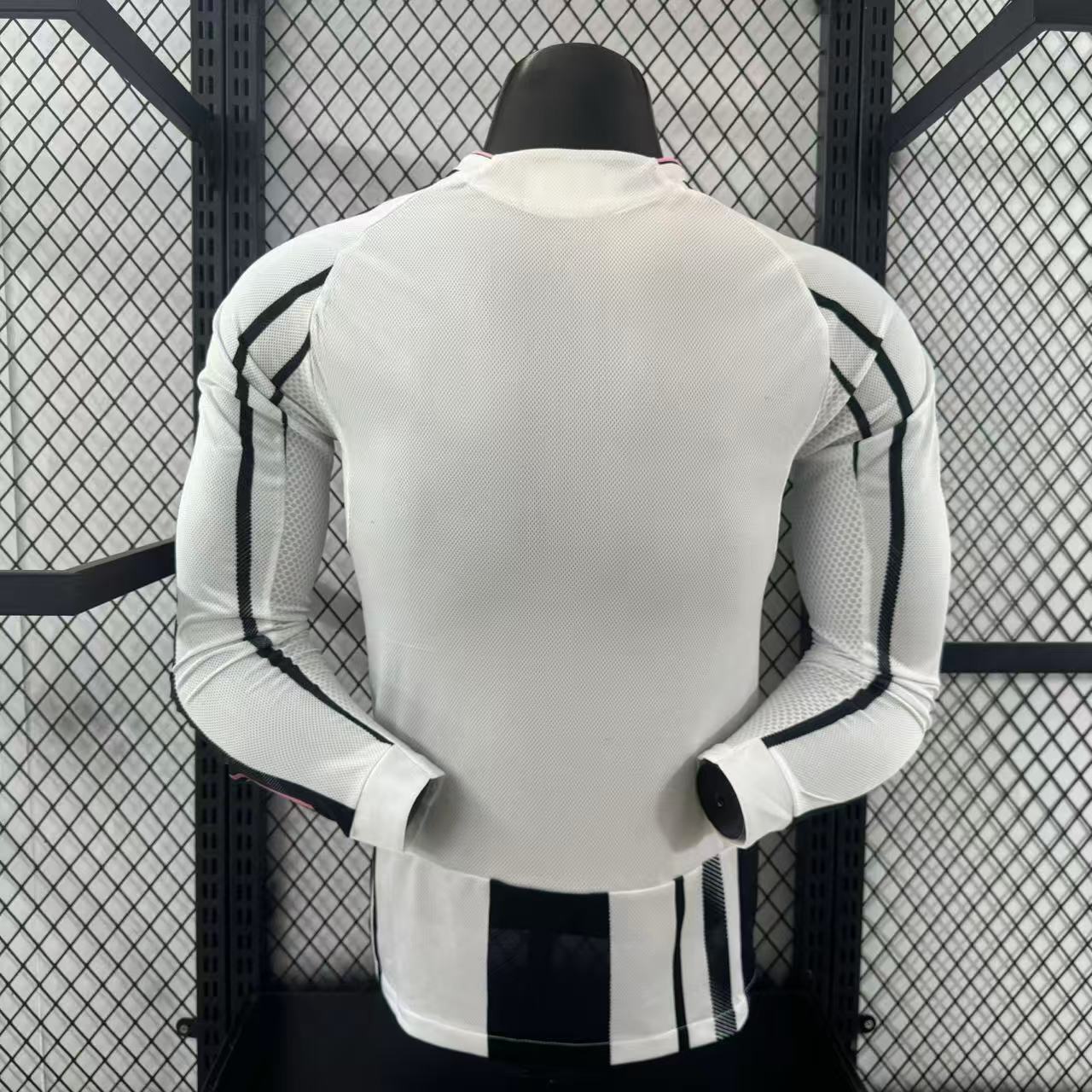 Juventus 2025-2026 Long Sleeve Home Kit