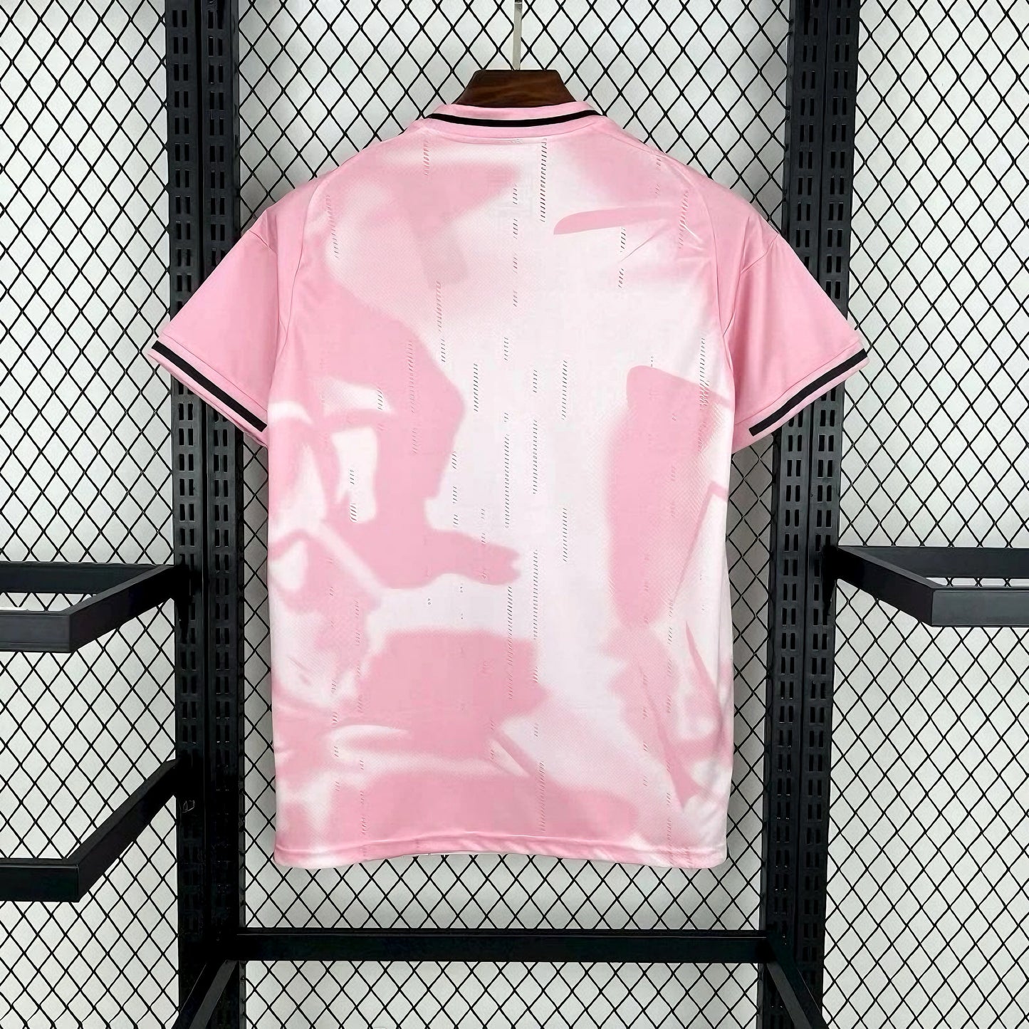 Real Madrid "Rosewave" Special Kit