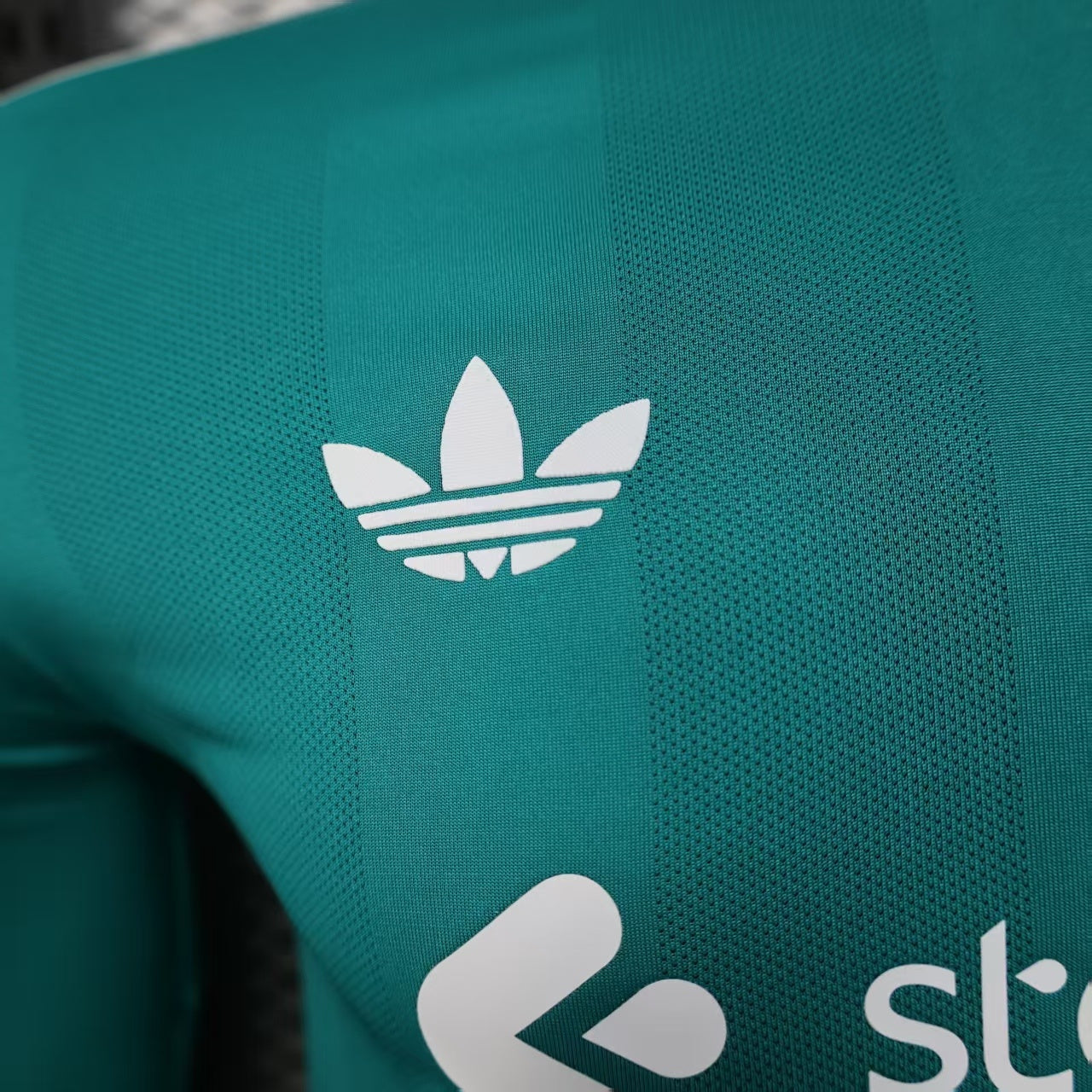 Liverpool "Emerald Dream" Special Kit